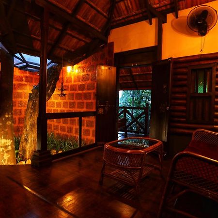 Greens Tree House & Wood House Sultan Bathery Εξωτερικό φωτογραφία