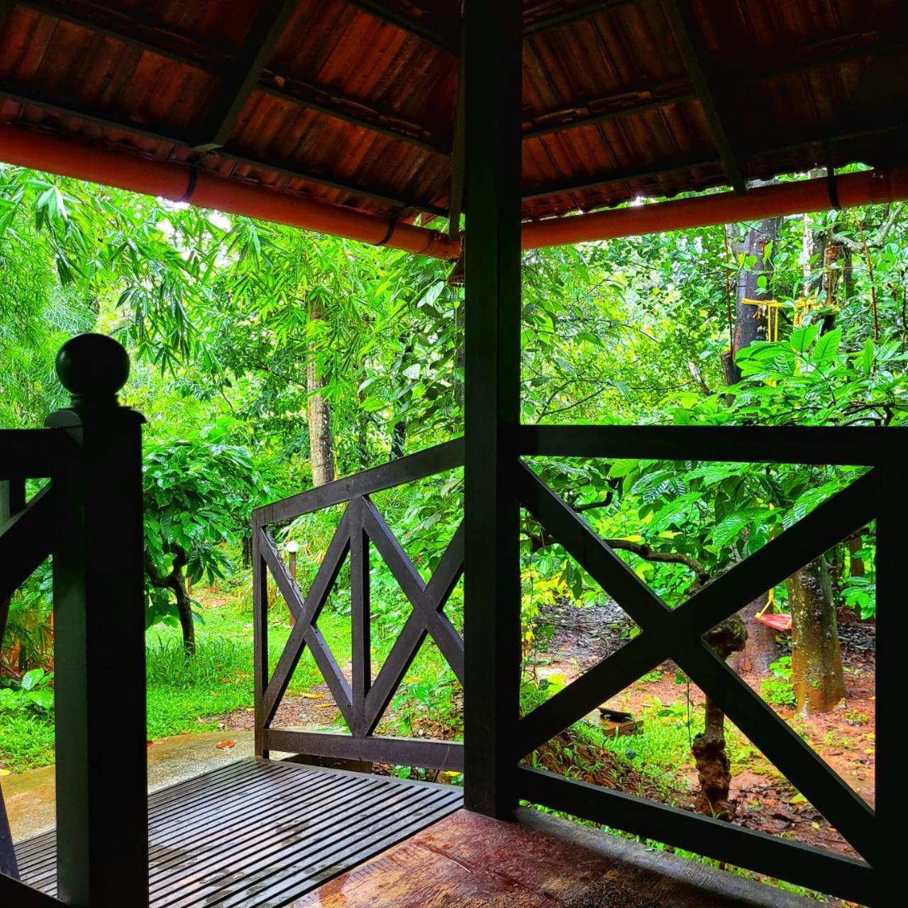 Greens Tree House & Wood House Sultan Bathery Εξωτερικό φωτογραφία